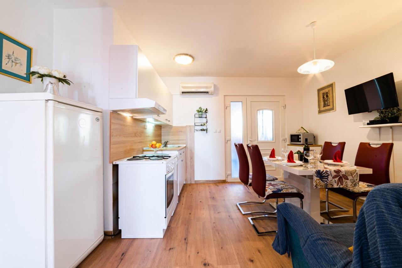 Apartment Milica Rab Town
